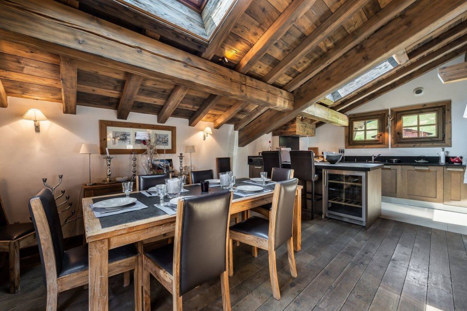 Рабочий кабинет в стиле Шале