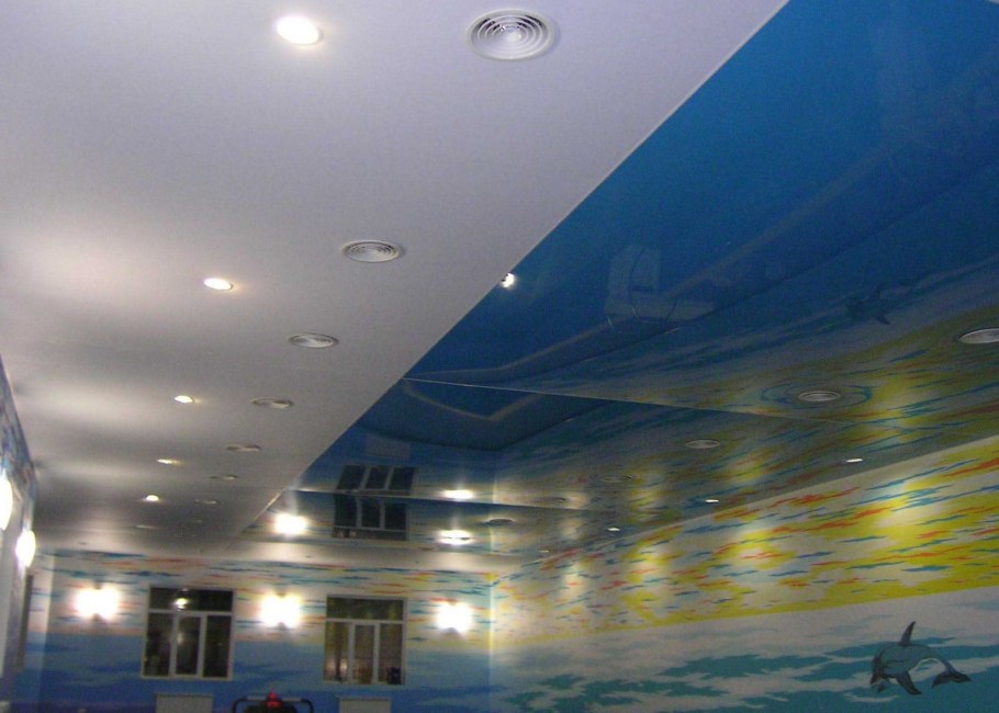 Навесной потолок бассейн