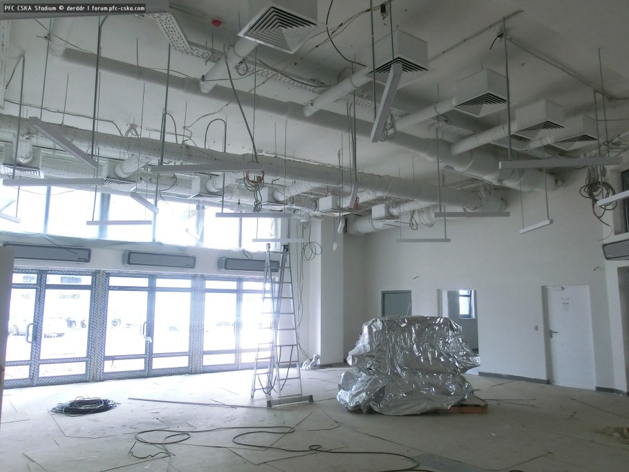 Коммуникации на потолке