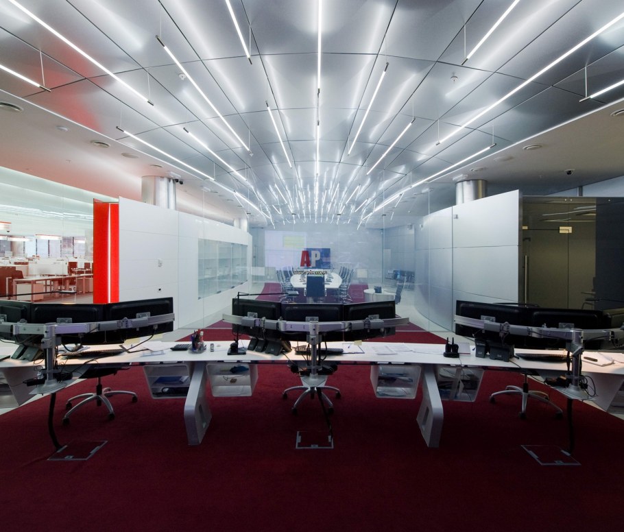 Дизайнерские потолки в офисе