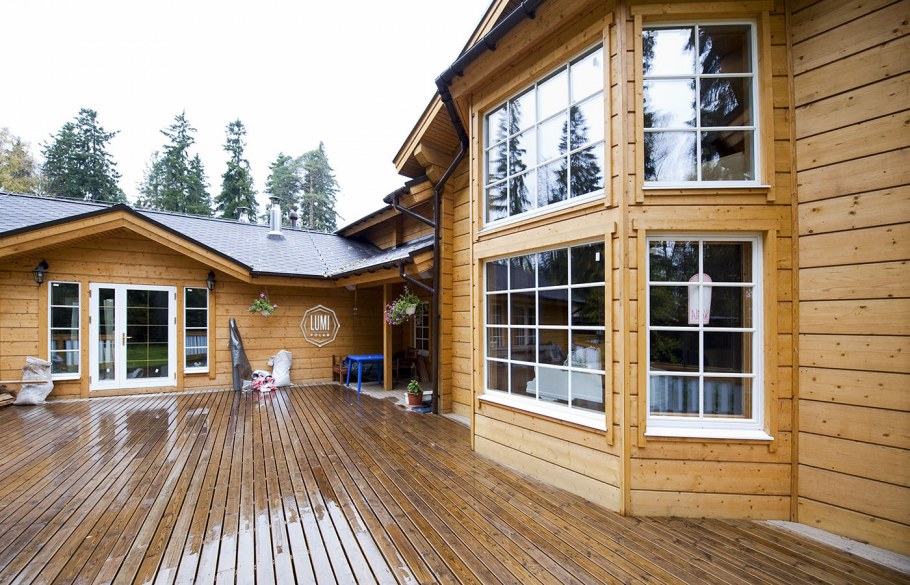 Светлый деревянный дом