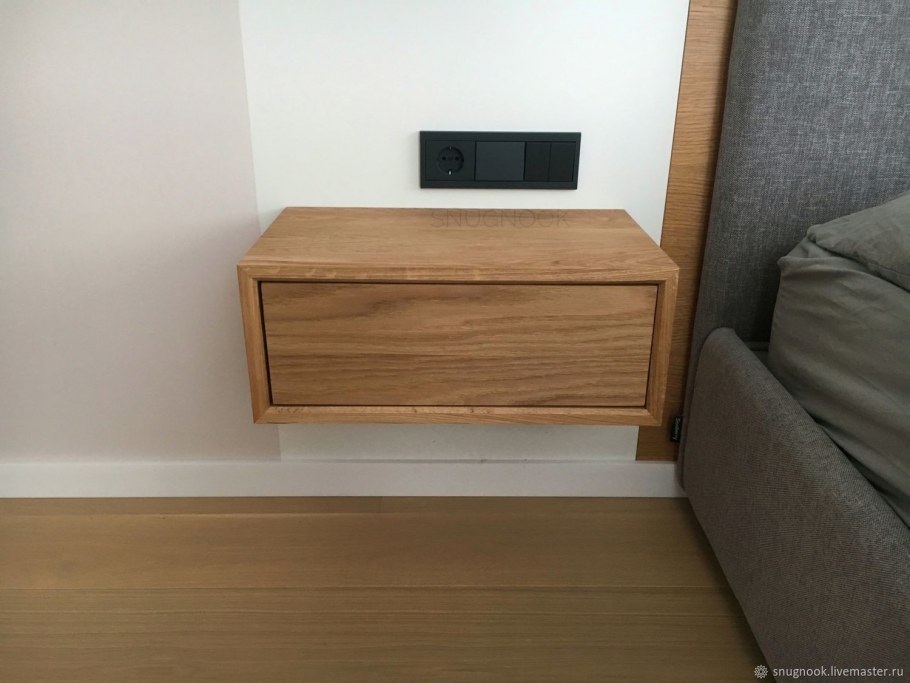 Прикроватные светильники для спальни из дерева