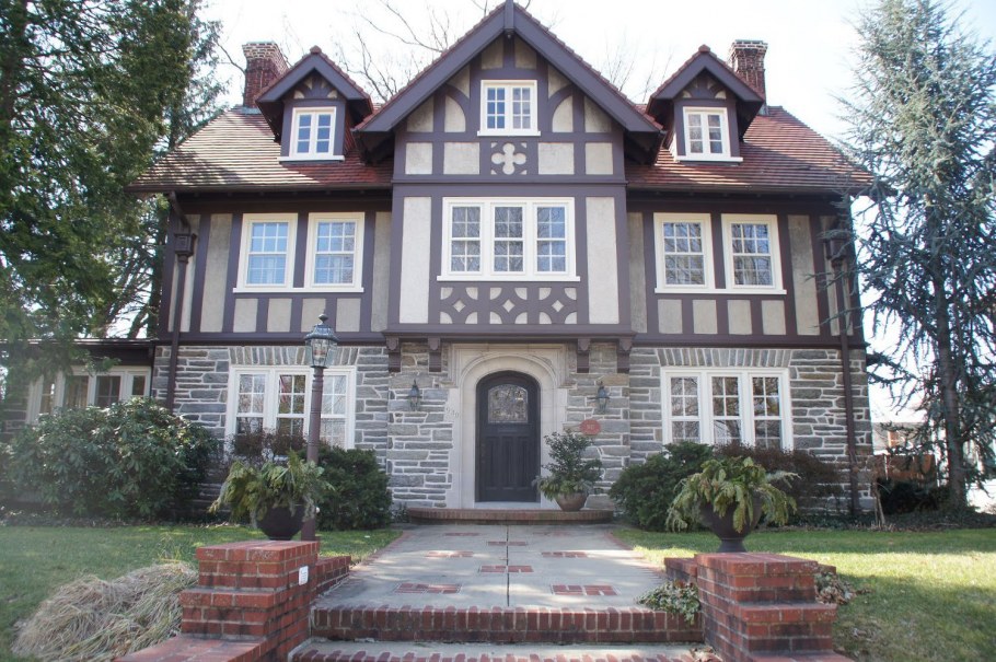 Особняк в стиле Тюдоров