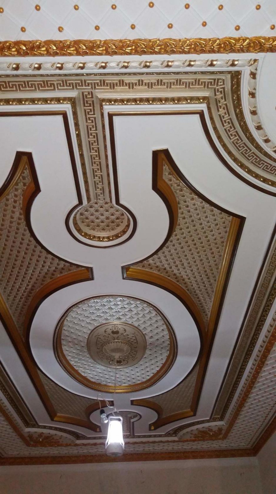 Фигурный потолок