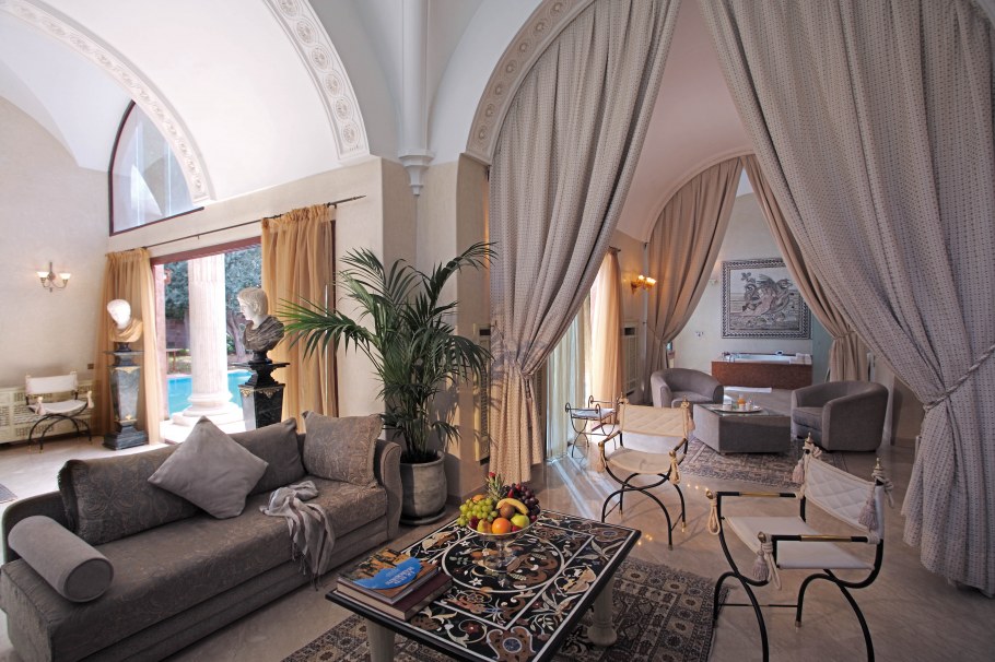 Романский стиль в интерьере