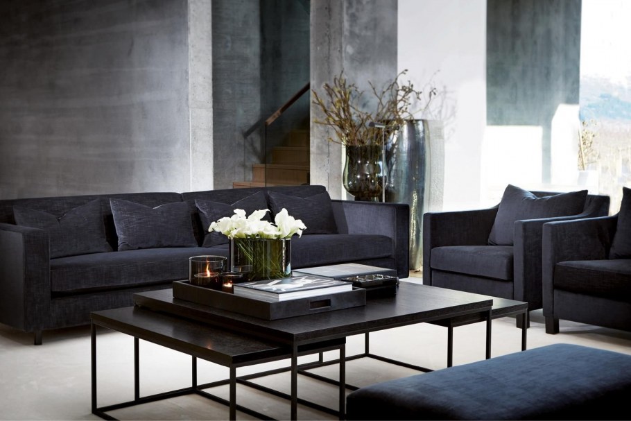 Диван цвета графит в интерьере
