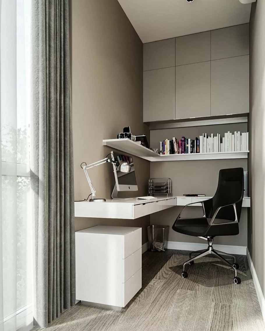 Компьютерный стол на лоджии