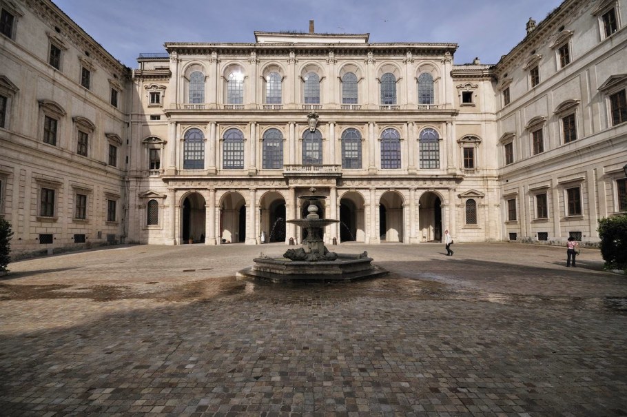 Палаццо Барберини в Риме