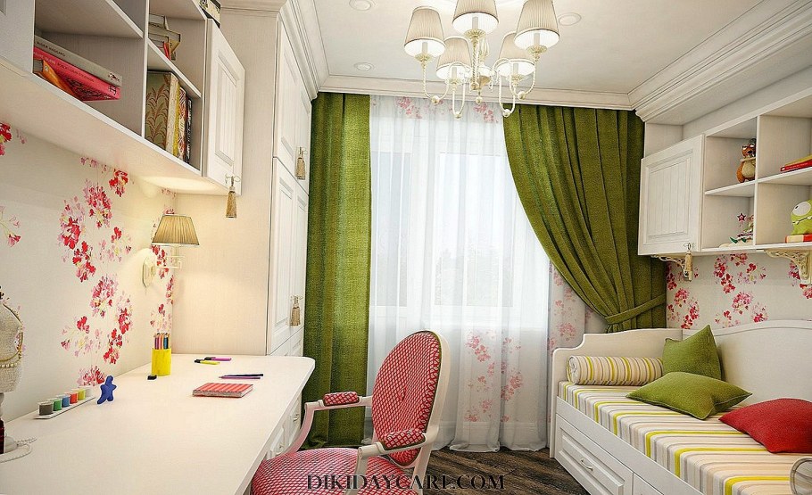 Небольшая детская комната для девочки