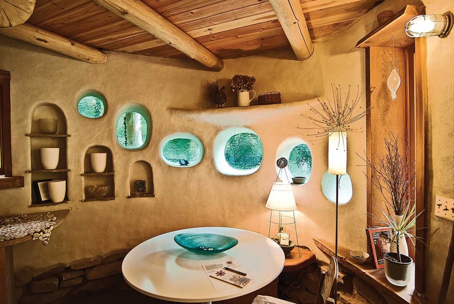 Саманный дом Хоббита интерьер
