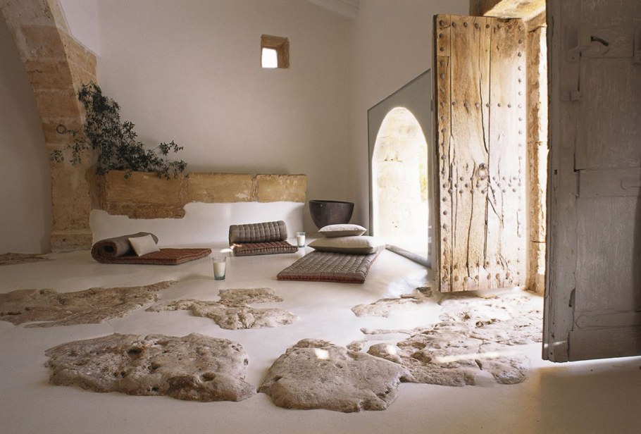 Полы из натурального камня в интерьере