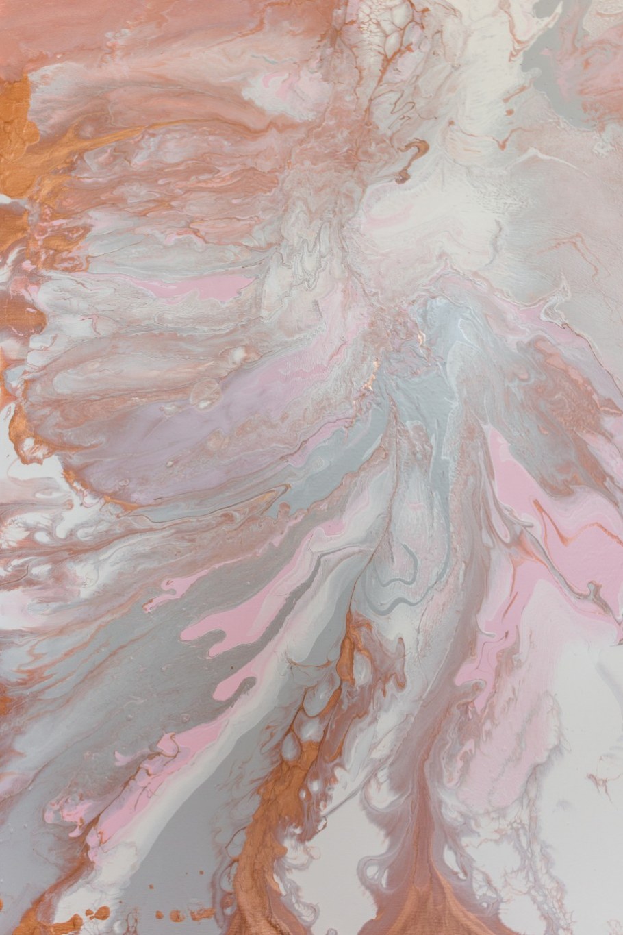 Мрамор розовый с золотом