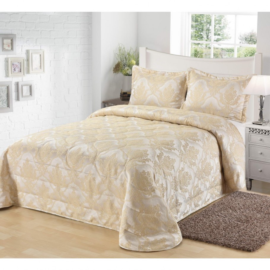 Комплект с покрывалом Sofi de Marko Эсфира 240х260 см