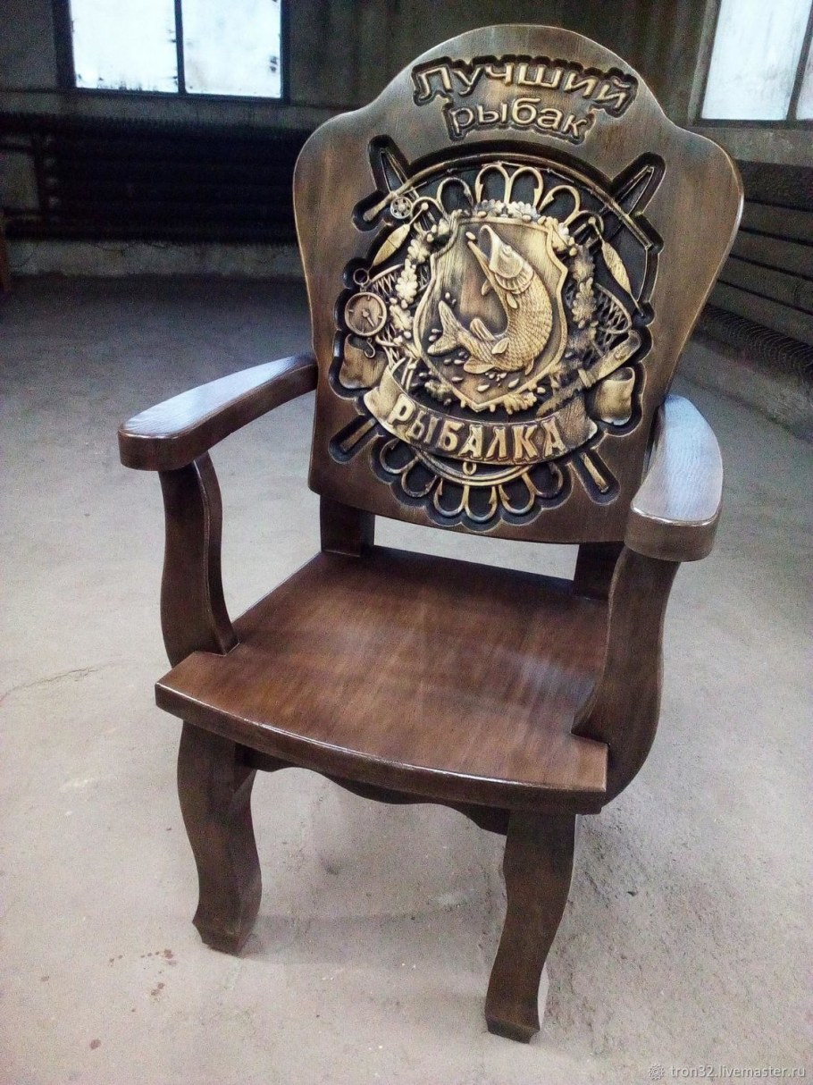 Трон заядлый охотник