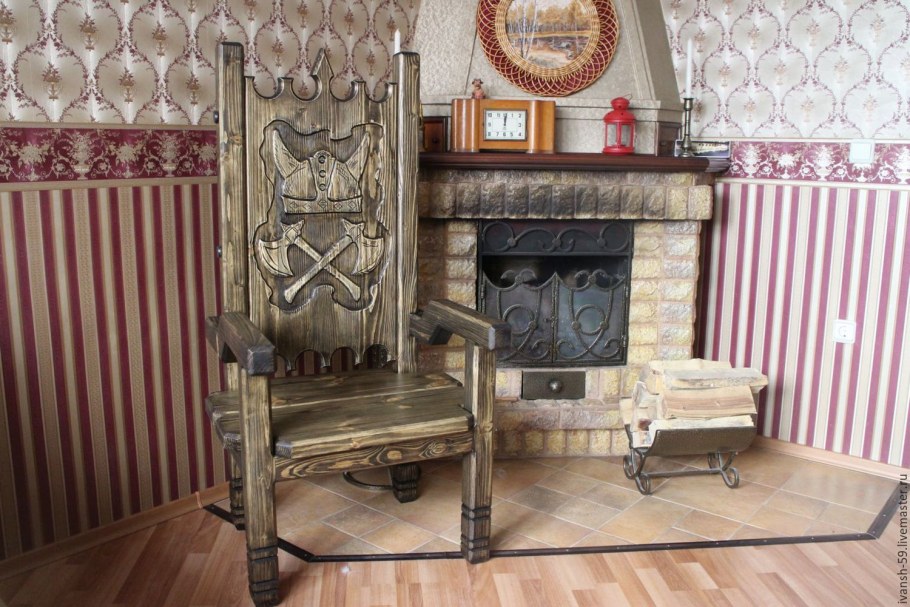 Резное кресло