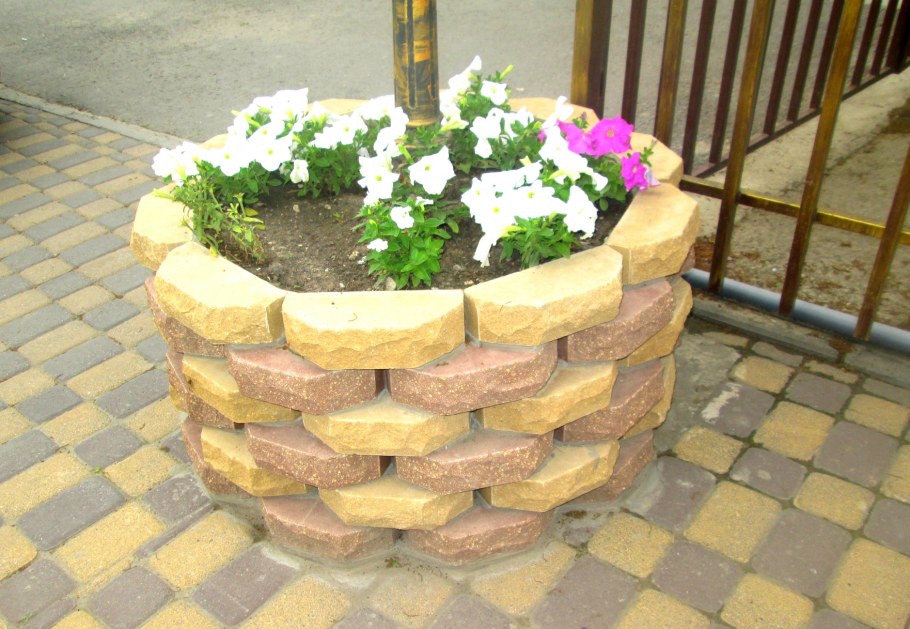 Клумбы из облицовочного кирпича