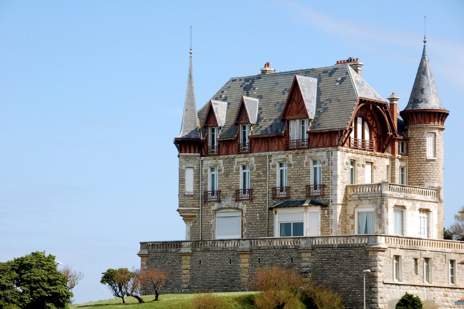 Французский замок нормандский стиль