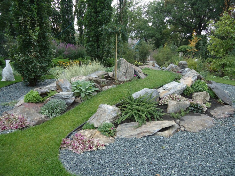 Барбарис на альпийской Горке