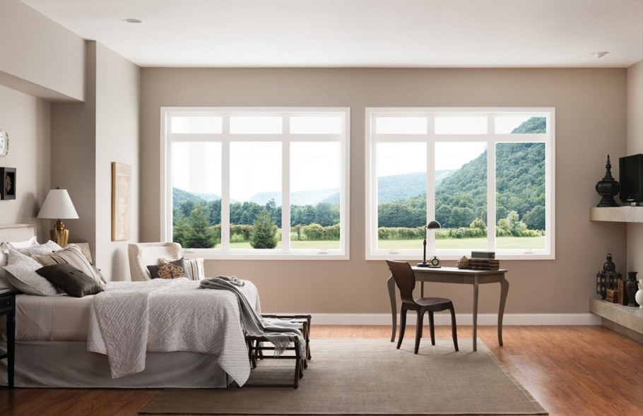 Комната с разными размерами окон