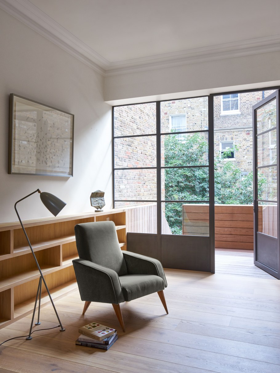 Окно из офиса