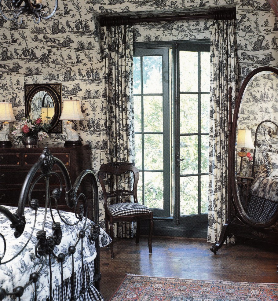 Оформление окон во французском стиле