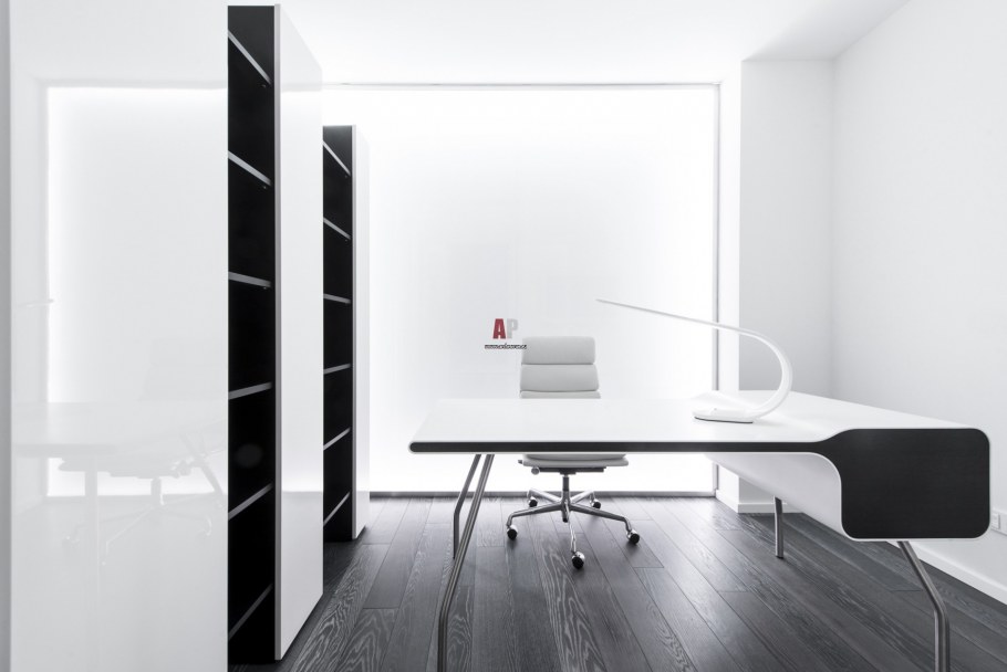 Гостиная с компьютерным столом