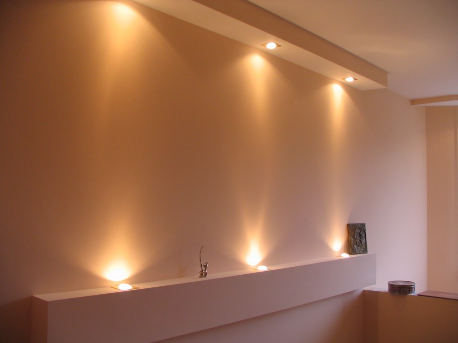 Подсветка по периметру комнаты