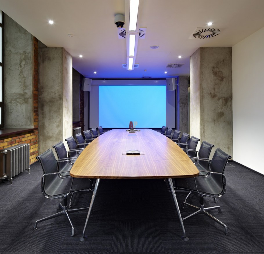 Интерьер переговорной комнаты