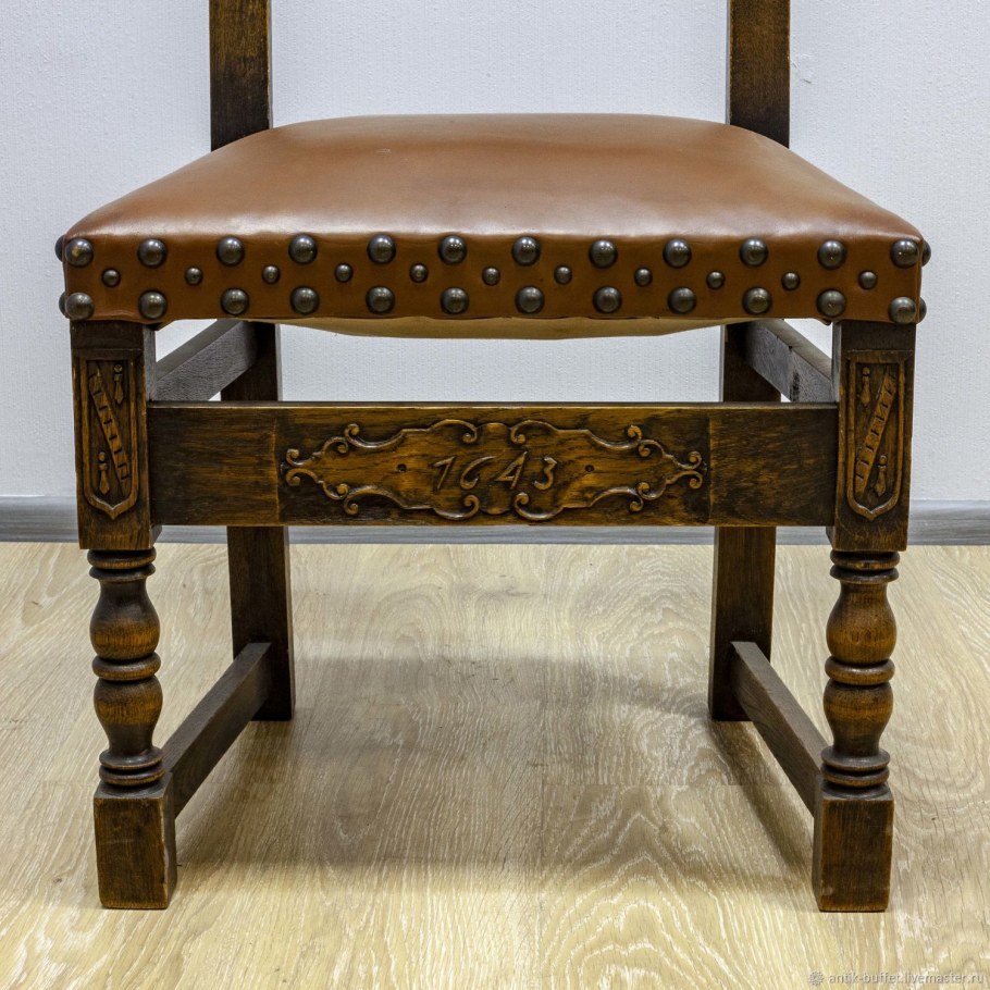 Старинный стул