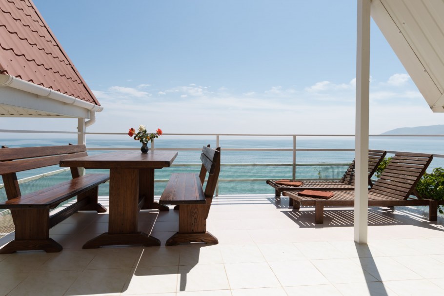 Ялта Дражинского 2а эллинг