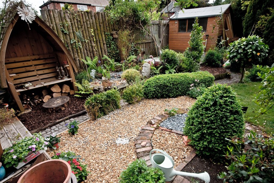 Обустройство маленького сада