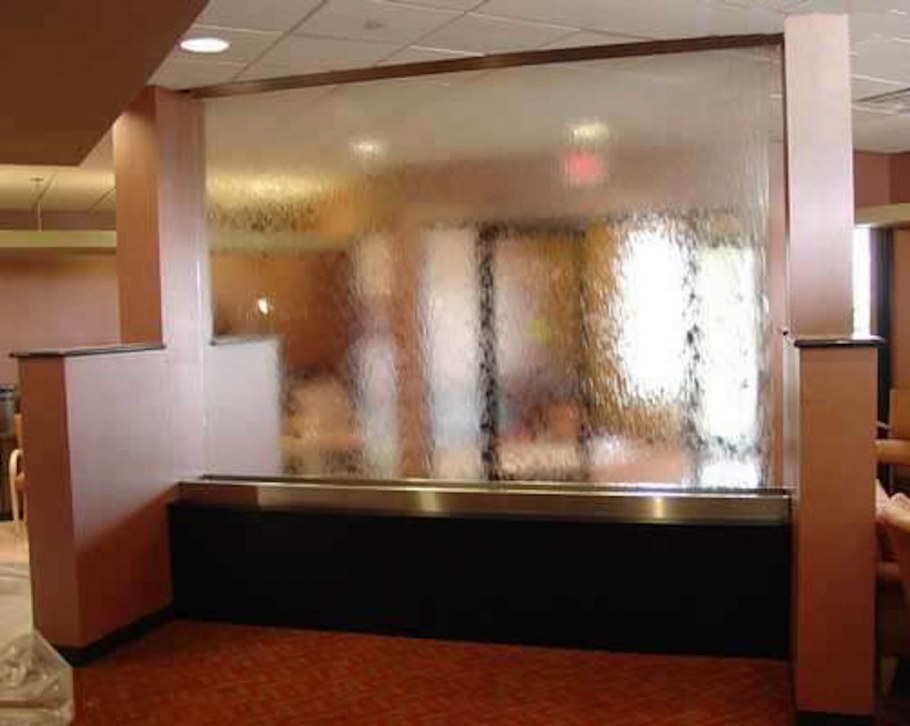 Декоративный грот с водопадом