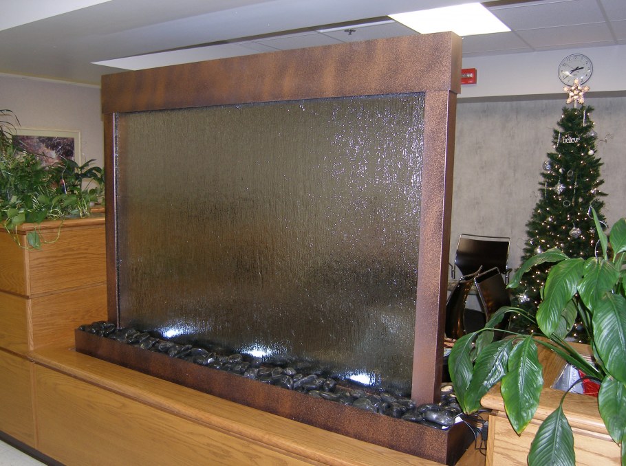 Комнатный водопад настенный