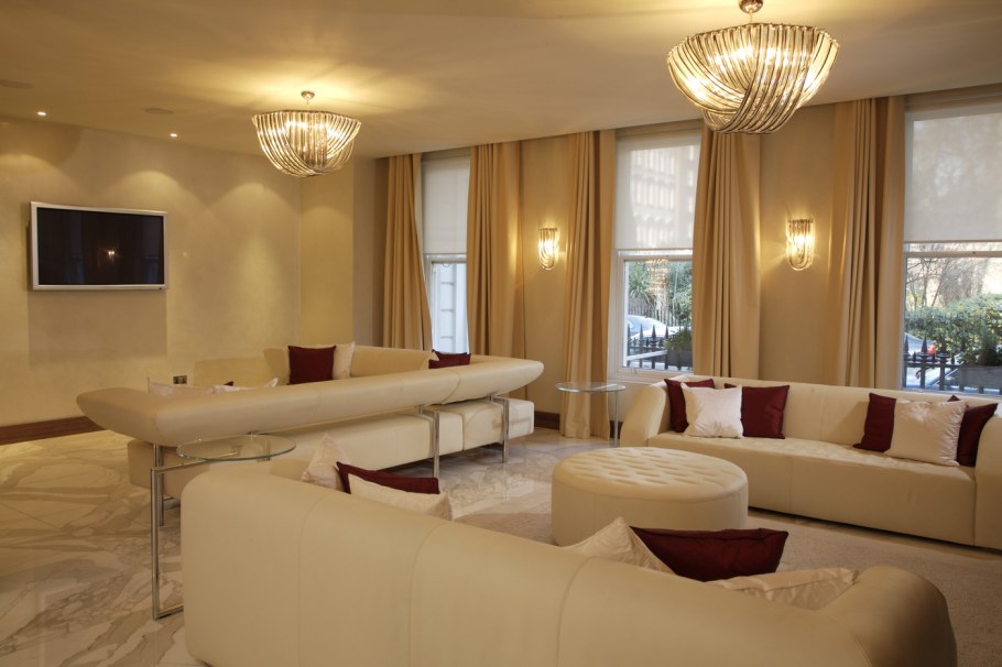 Общее освещение комнаты