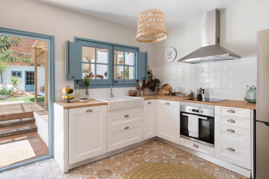 Интерьер кухни для большой семьи