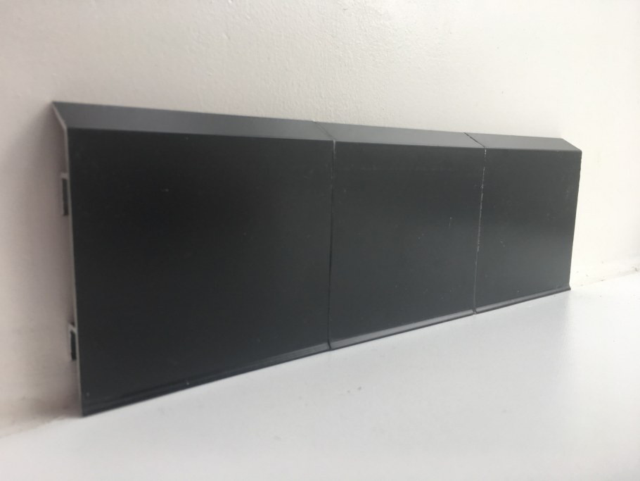 Алюминиевый плинтус черный 80ммх15мм