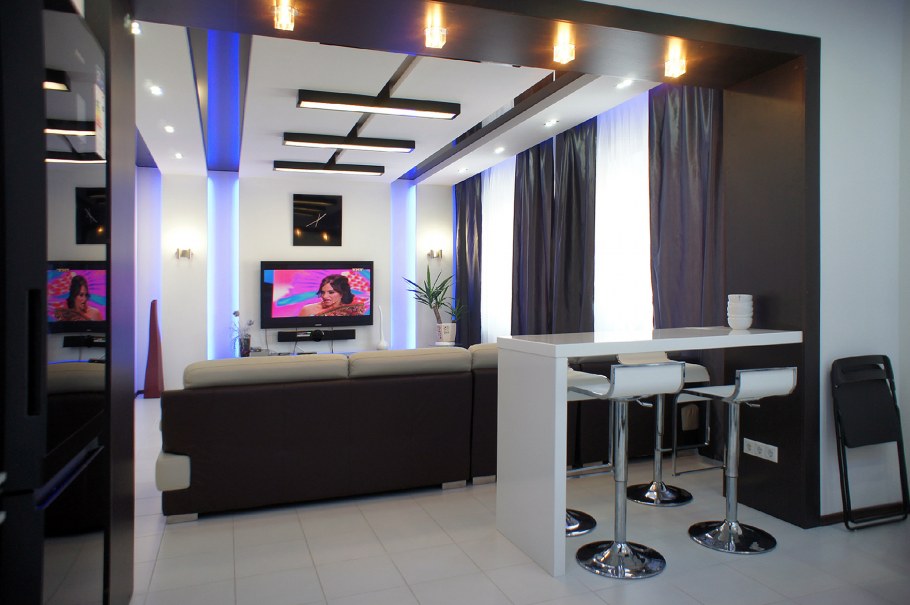 Барная стойка в гостиной