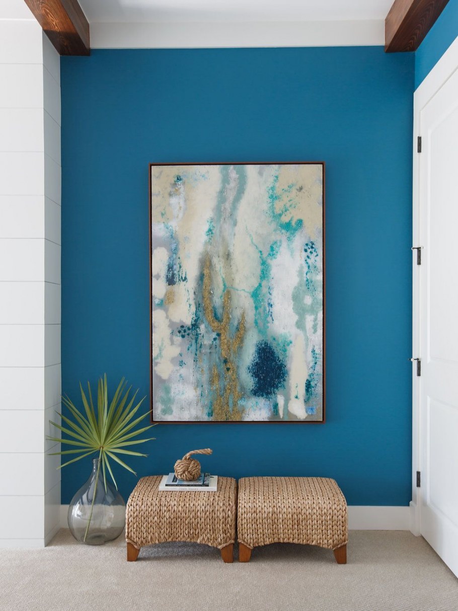 Картины на стене в интерьере