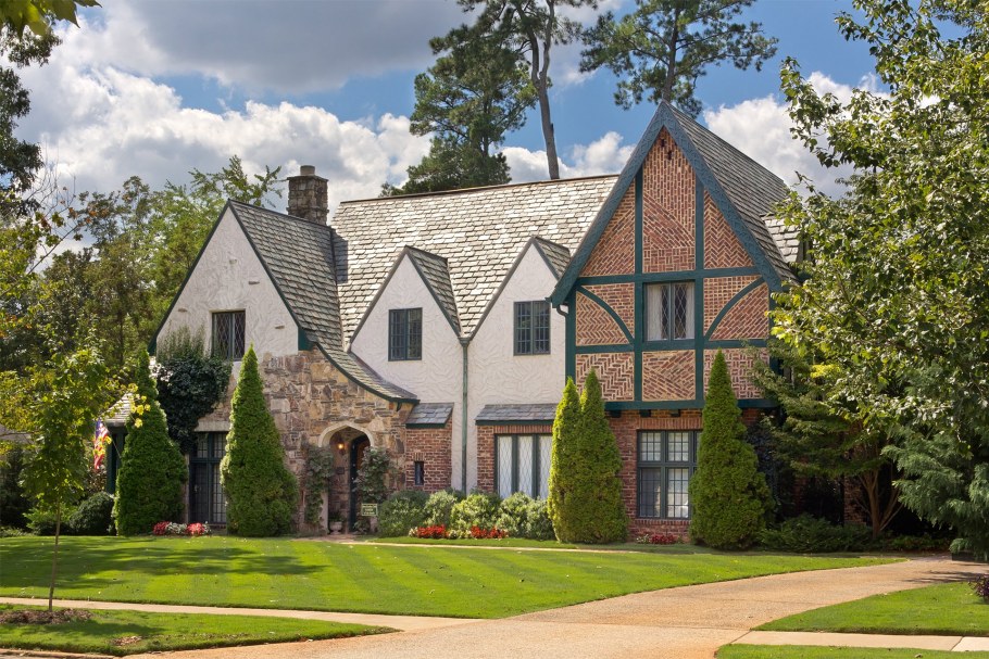 Особняк в стиле Тюдоров