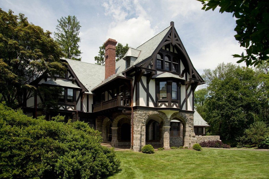 Стиль Тюдор (Tudor Revival Cottage)