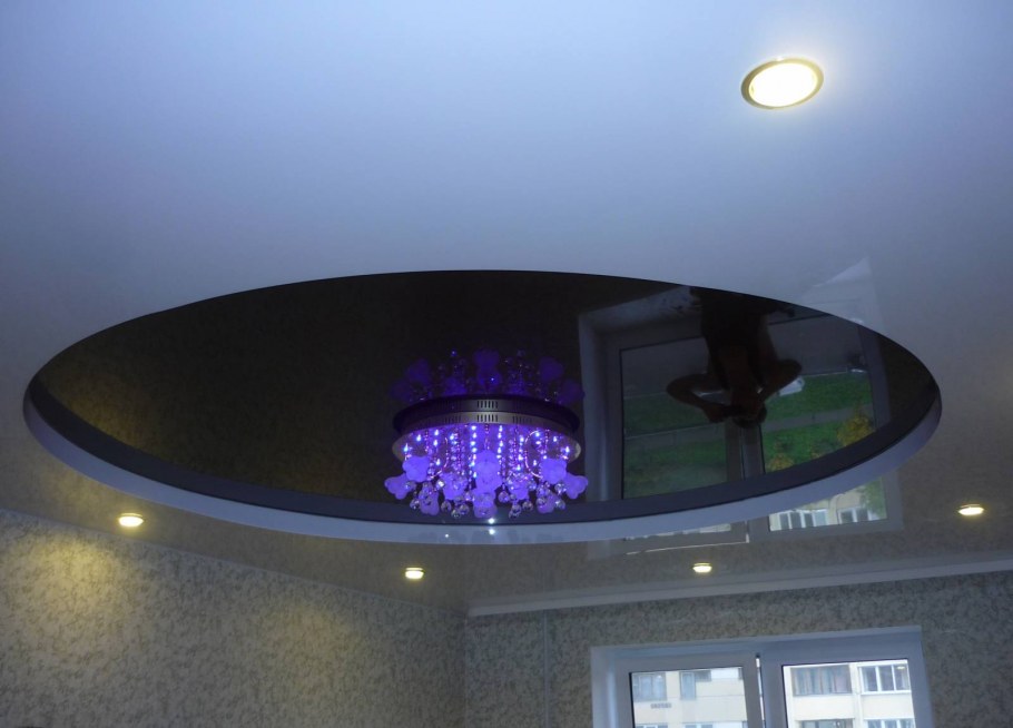 Глянцевый круглый потолок