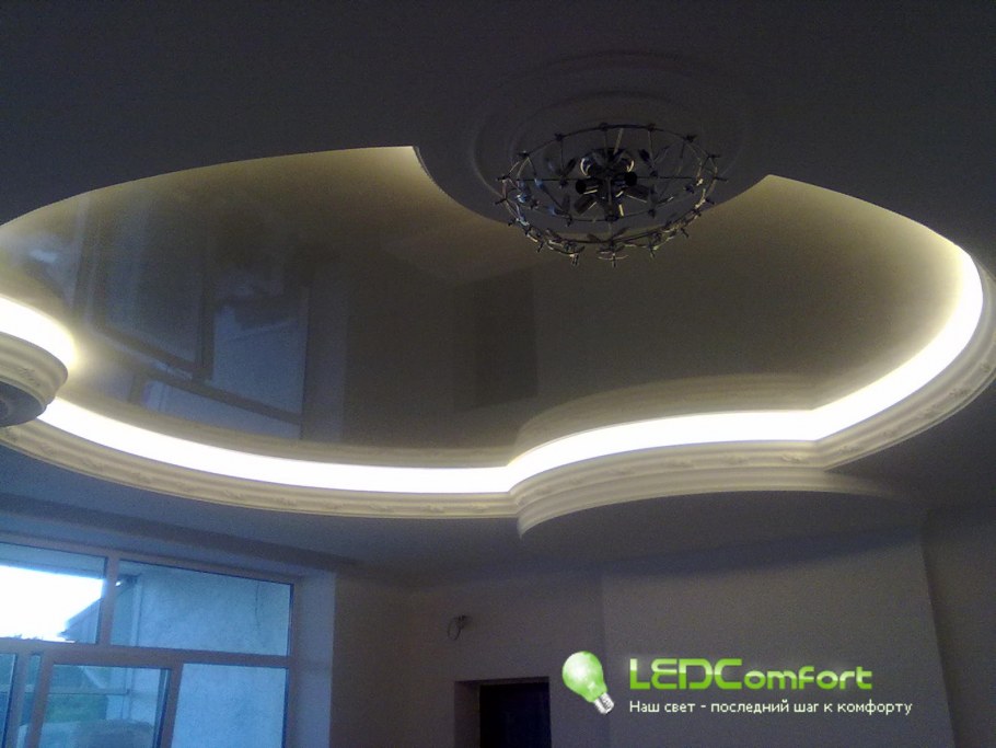 Натяжные потолки двухуровневые с орнаментом