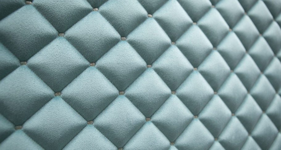 Стеганые обои Chesterwall Honey Iris