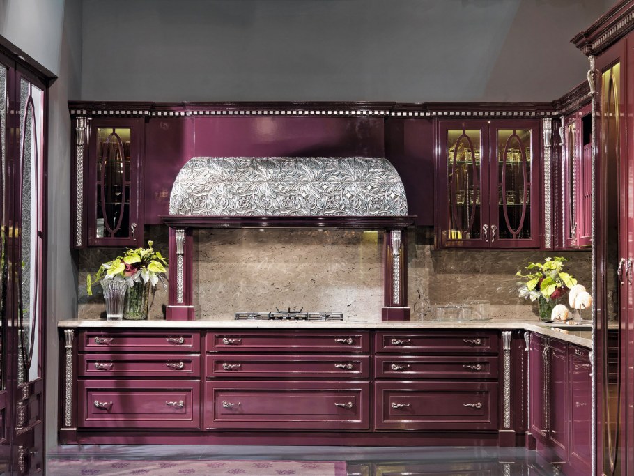Кухня фиолетовая классика