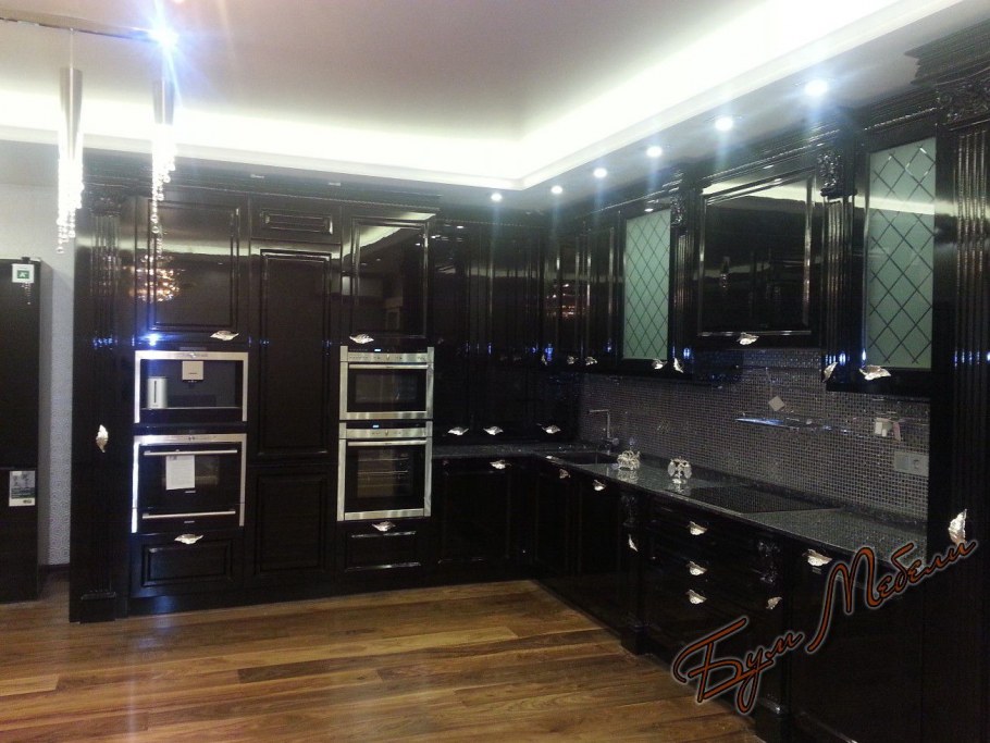 Кухонный фасад черный глянец