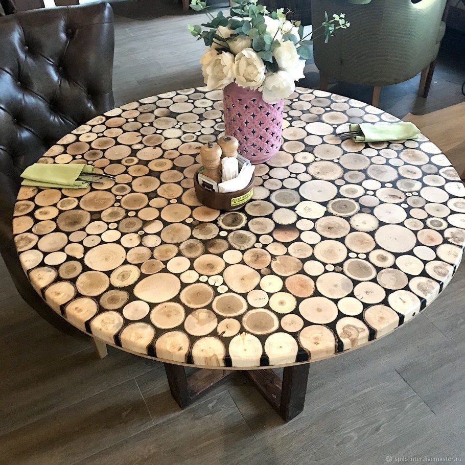 Столик из спила дерева