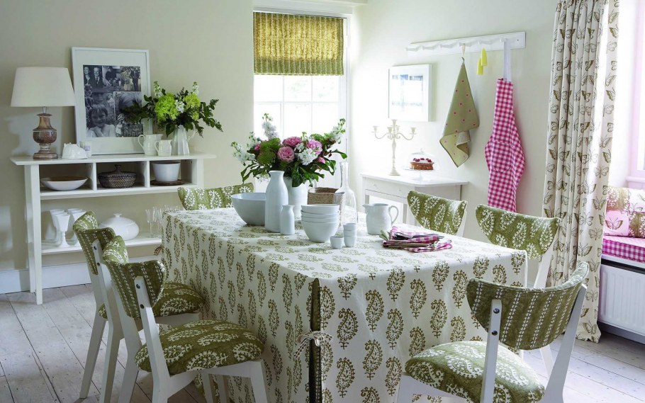 Декорируем стол мозаикой