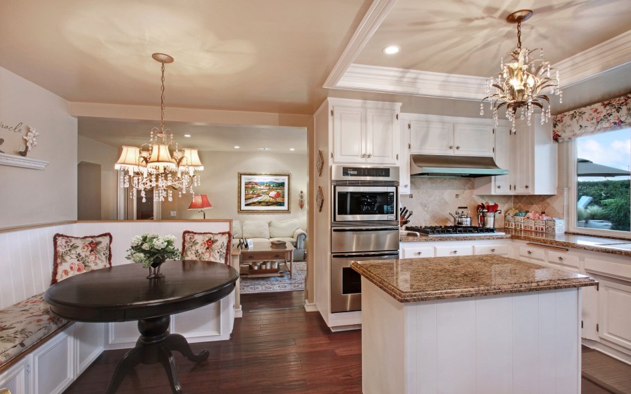 Светильники на кухне в интерьере