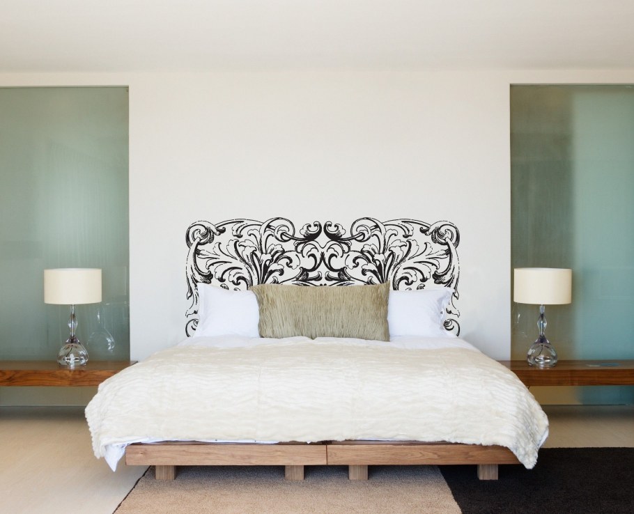 Узор на изголовье кровати