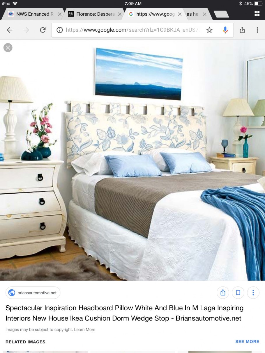 Подушки на стену у кровати